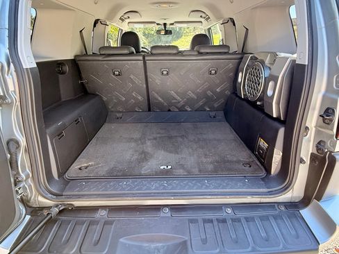 Used 2010 Toyota FJ Cruiser 4WD image 22