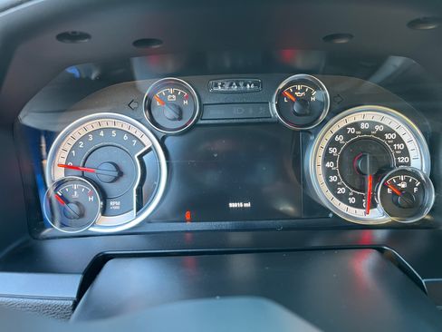 Used 2014 RAM 1500 Laramie w/ Convenience Group image 12