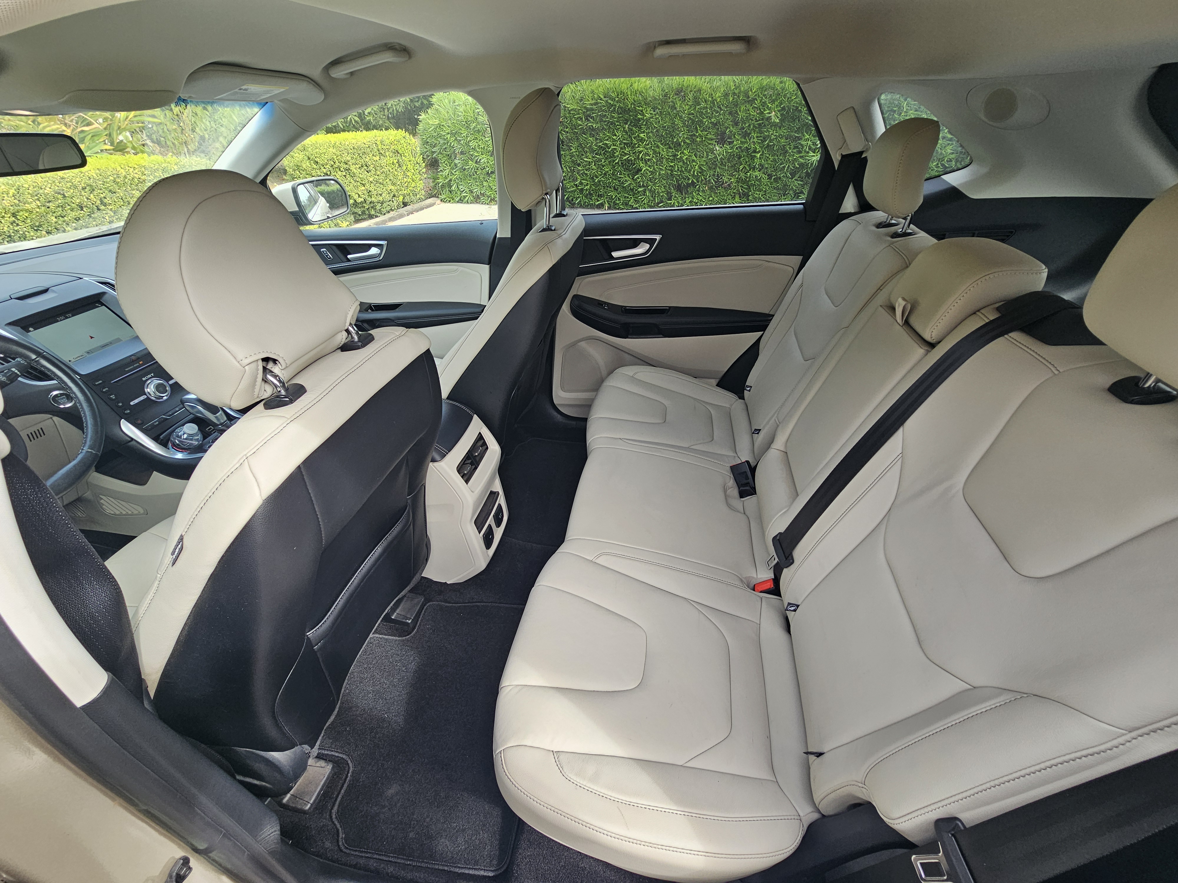 Used 2017 Ford Edge Titanium w/ Technology Package FWD image 8