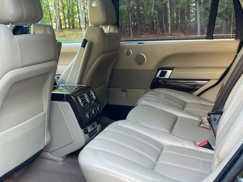Used 2017 Land Rover Range Rover Long Wheelbase Supercharged image 8
