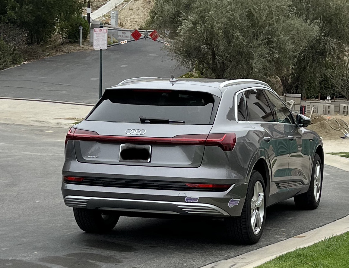 Used 2019 Audi e-tron Prestige w/ Prestige Package AWD/4WD image 4