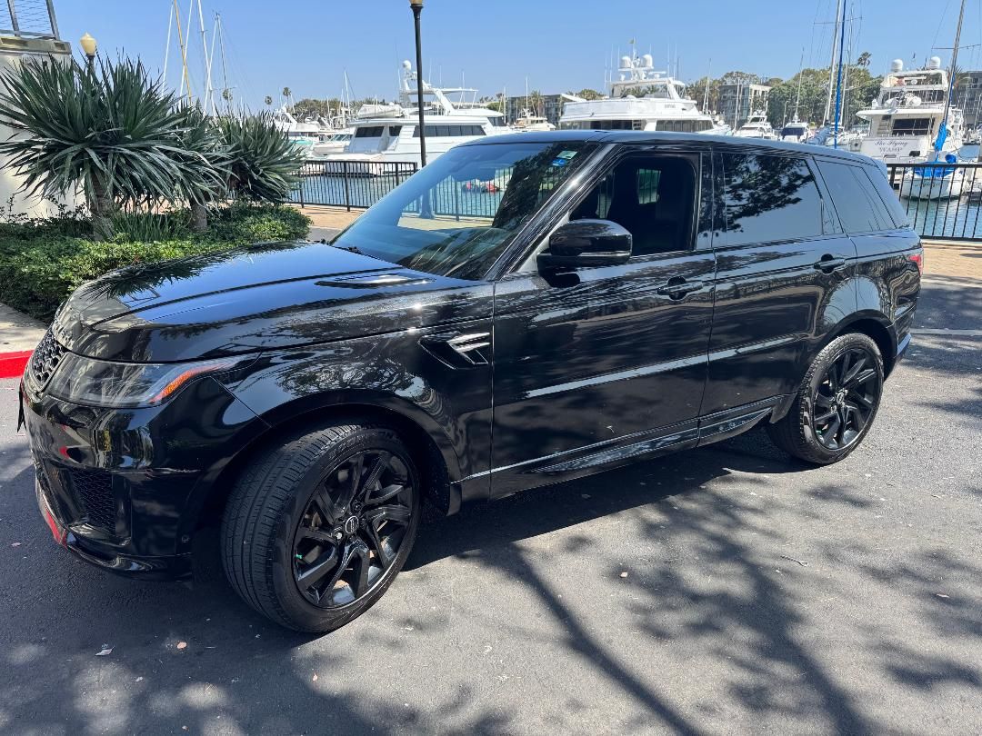 Used 2018 Land Rover Range Rover Sport HSE AWD/4WD image 2