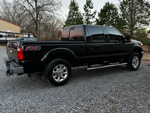 Used 2016 Ford F250 Lariat w/ Lariat Interior Package image 10
