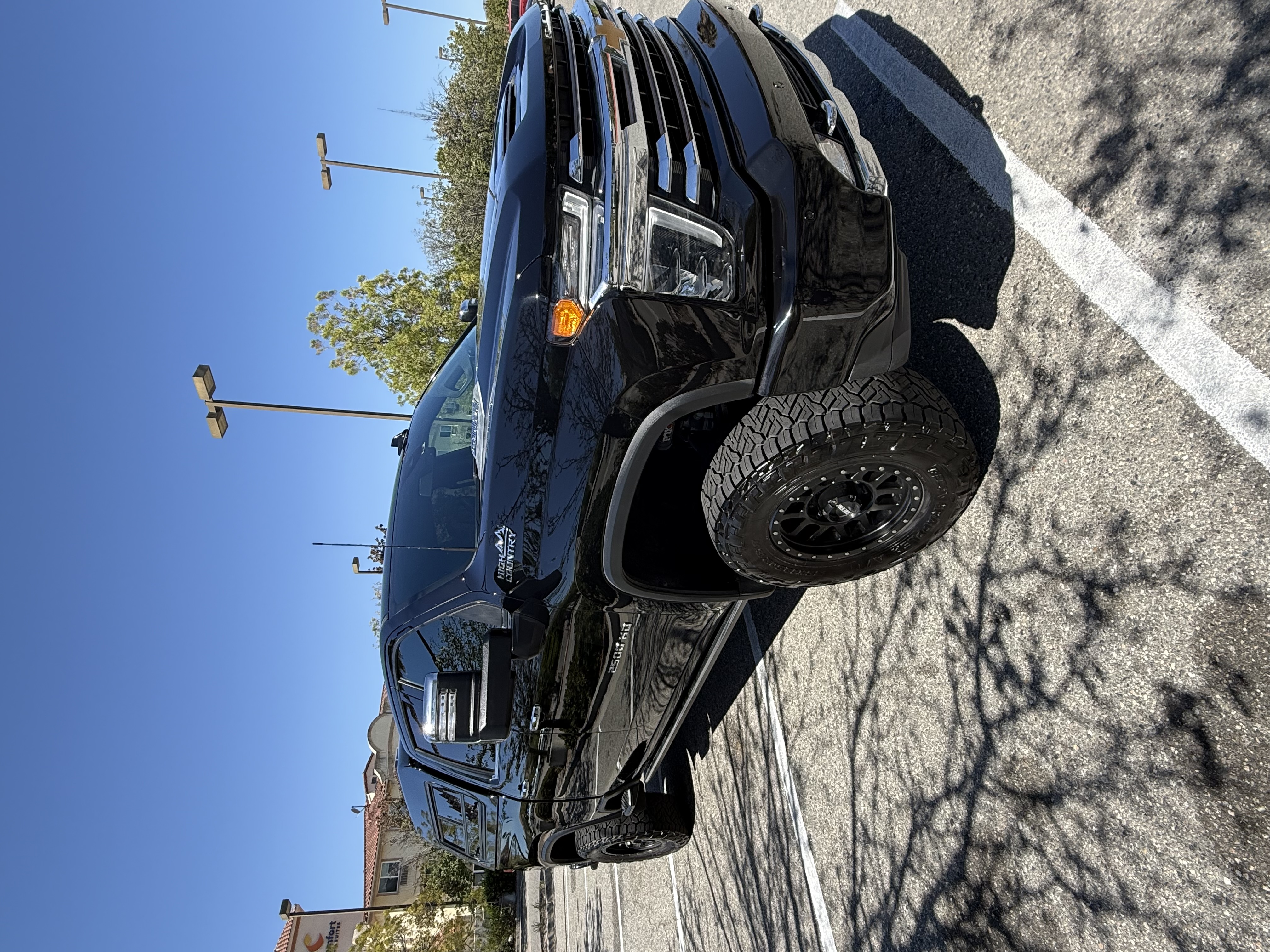 Used 2022 Chevrolet Silverado 2500 High Country w/ Safety Package II AWD/4WD image 4