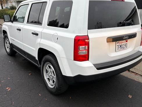 Used 2014 Jeep Patriot Sport image 5