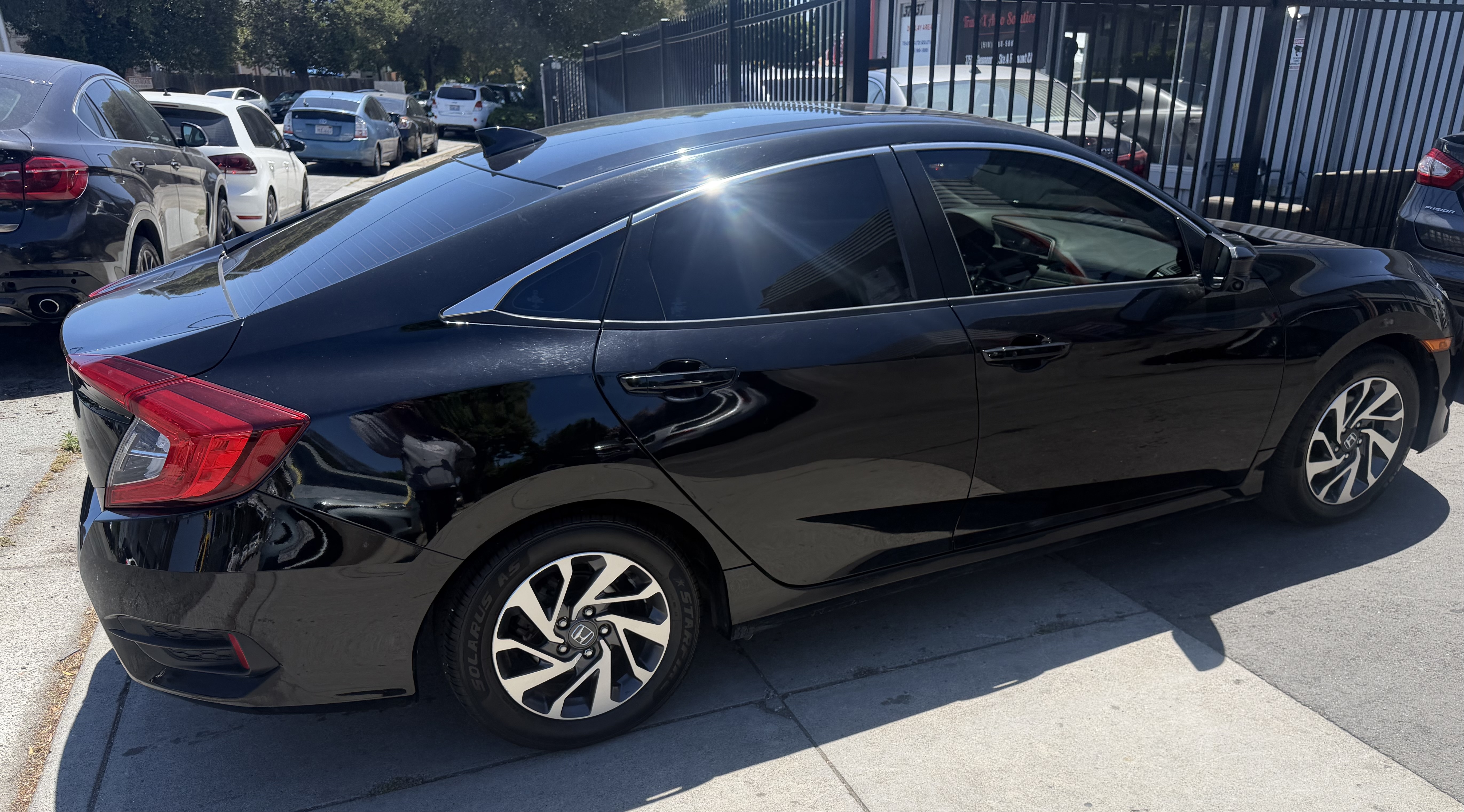 Used 2018 Honda Civic EX image 17