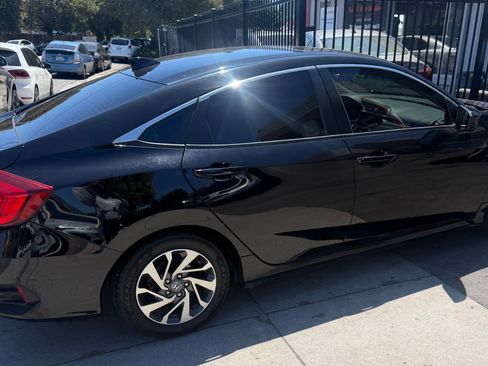 Used 2018 Honda Civic EX image 17