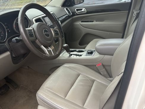 Used 2012 Jeep Grand Cherokee Laredo image 6