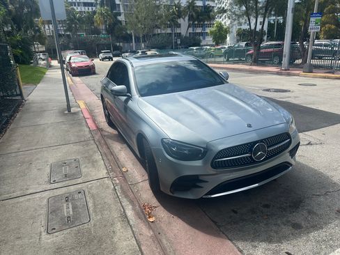 Used 2021 Mercedes-Benz E 350 4MATIC Sedan image 5