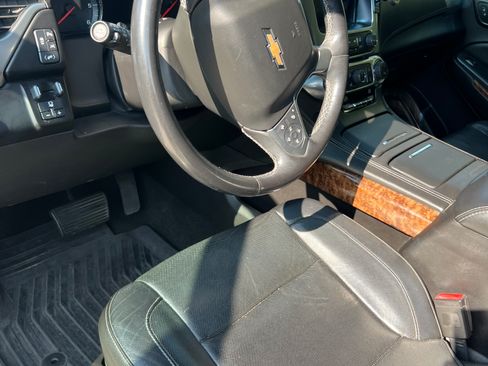 Used 2016 Chevrolet Suburban LTZ image 8