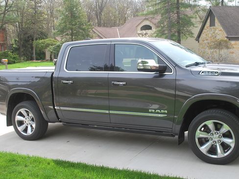 Used 2019 RAM 1500 Limited image 9