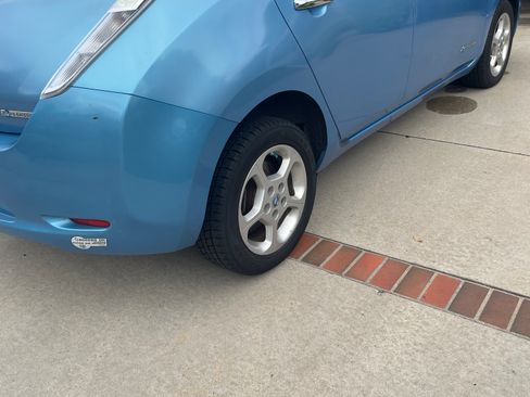 Used 2011 Nissan Leaf SL image 21