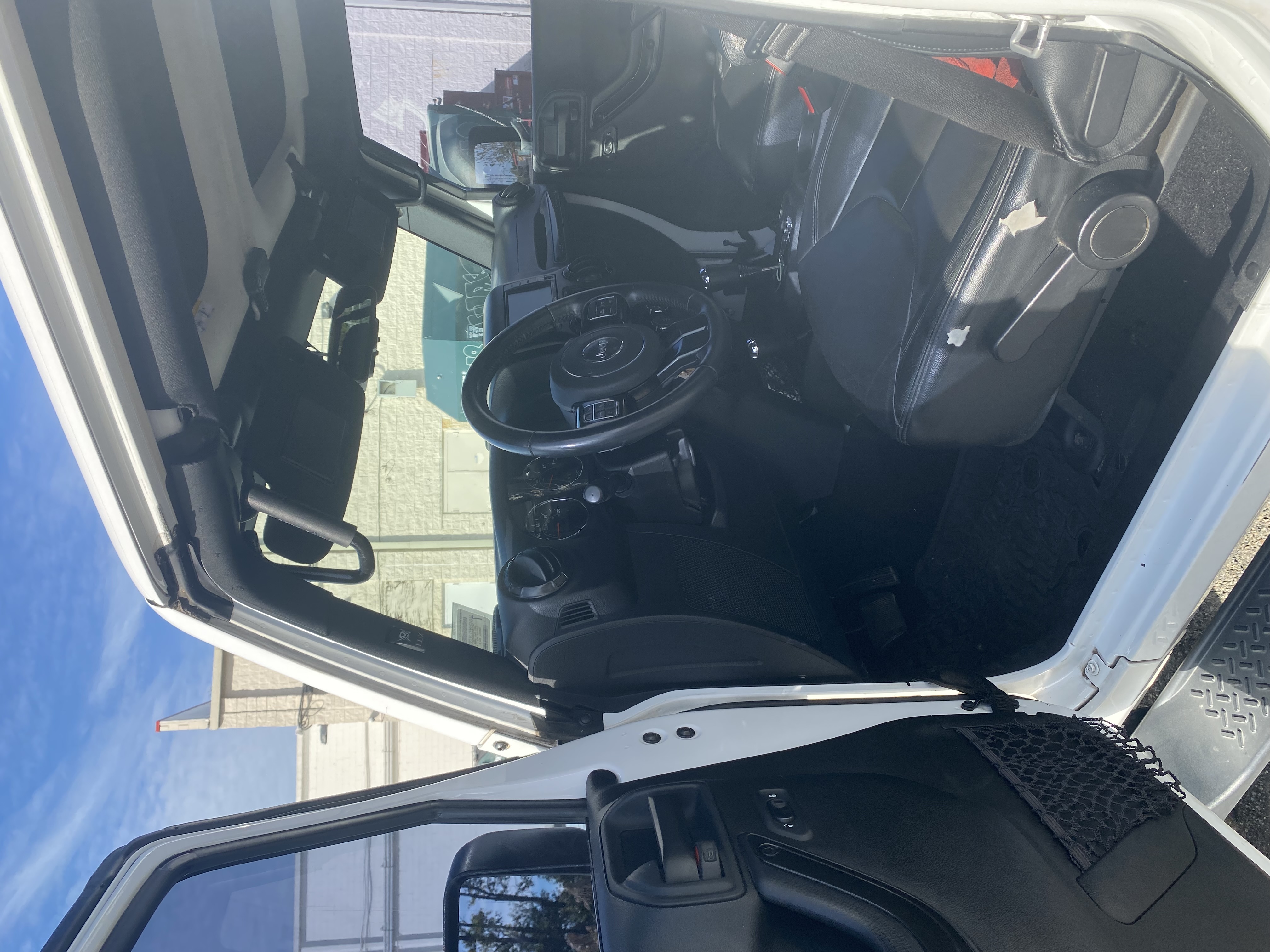 Used 2017 Jeep Wrangler Unlimited Sahara AWD/4WD image 12