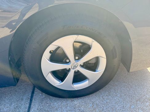 Used 2012 Toyota Prius Three image 21