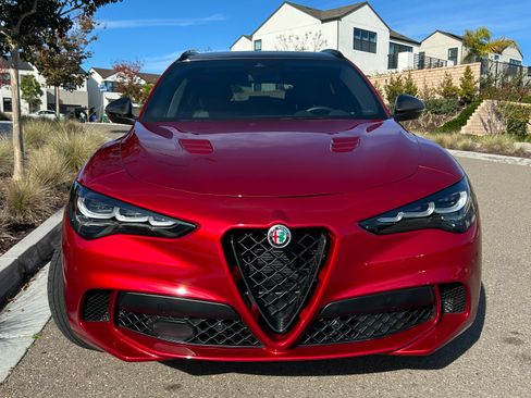 Used 2024 Alfa Romeo Stelvio Quadrifoglio image 1