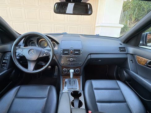 Used 2009 Mercedes-Benz C 300 Sedan image 10