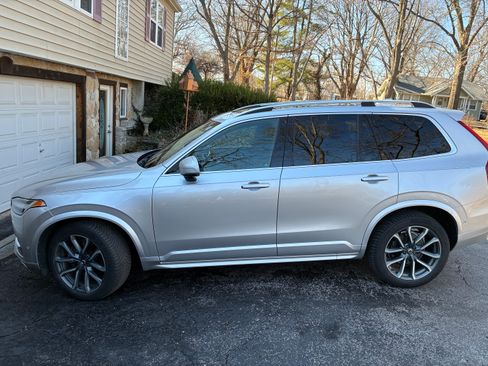 Used 2019 Volvo XC90 T6 Momentum w/ Advanced Package image 1