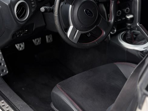 Used 2016 Subaru BRZ Limited w/ Popular Package #4 image 9