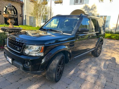 Used 2014 Land Rover LR4 HSE image 2