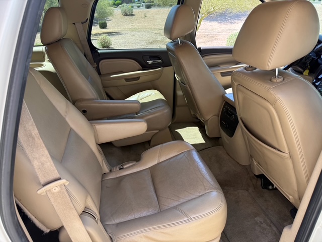 Used 2011 GMC Yukon Denali AWD/4WD image 8