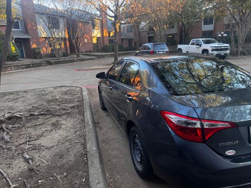 Used 2016 Toyota Corolla LE image 6