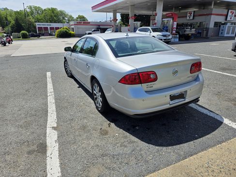 Used 2011 Buick Lucerne CXL image 4