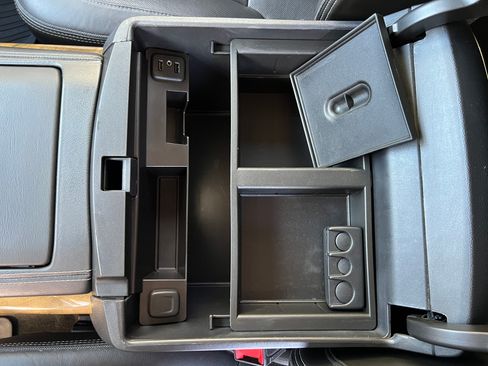 Used 2017 GMC Yukon Denali w/ Open Road Package image 19