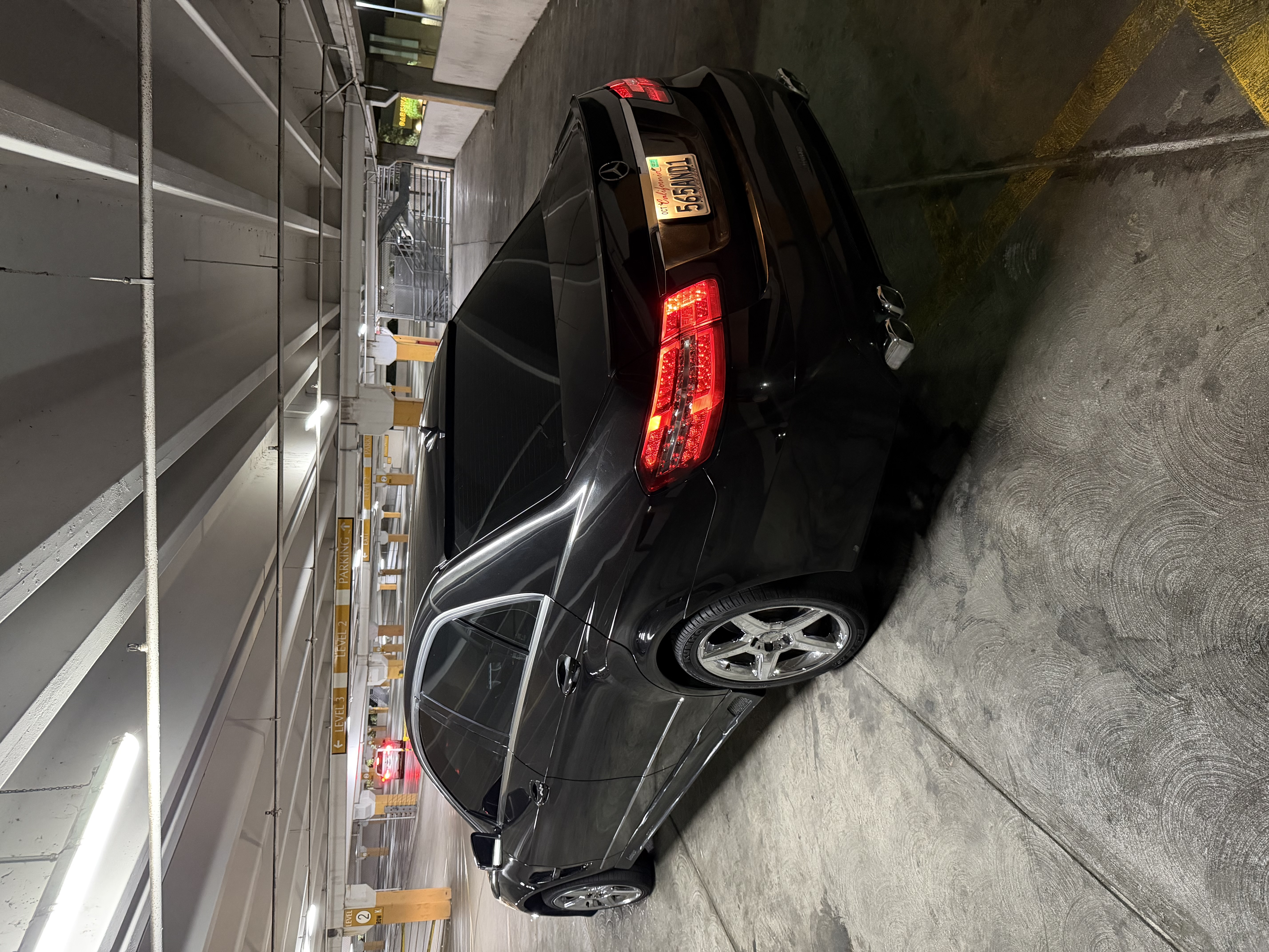 Used 2010 Mercedes-Benz E 550 Sedan image 2