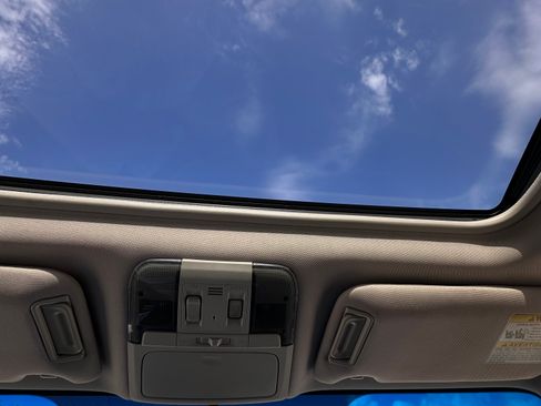 Used 2014 Subaru Outback 2.5i Limited w/ Moonroof Package AWD/4WD image 19
