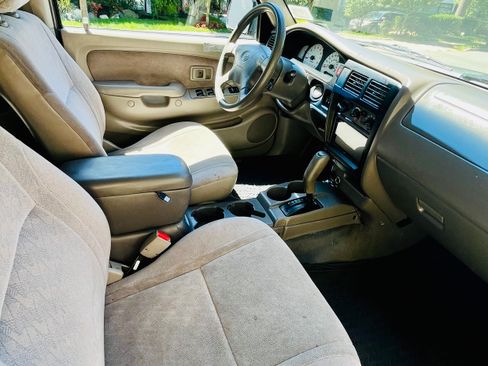 Used 2003 Toyota Tacoma PreRunner RWD image 11