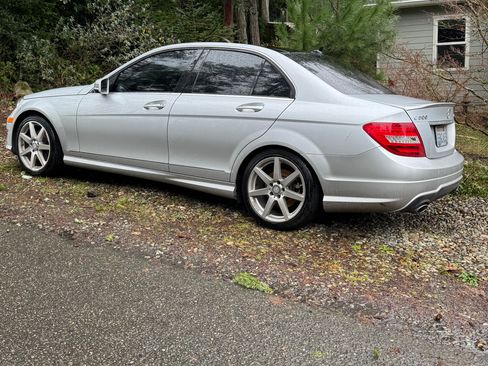 Used 2014 Mercedes-Benz C 300 4MATIC Sedan image 2