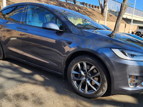 Used 2021 Tesla Model X Long Range image 1