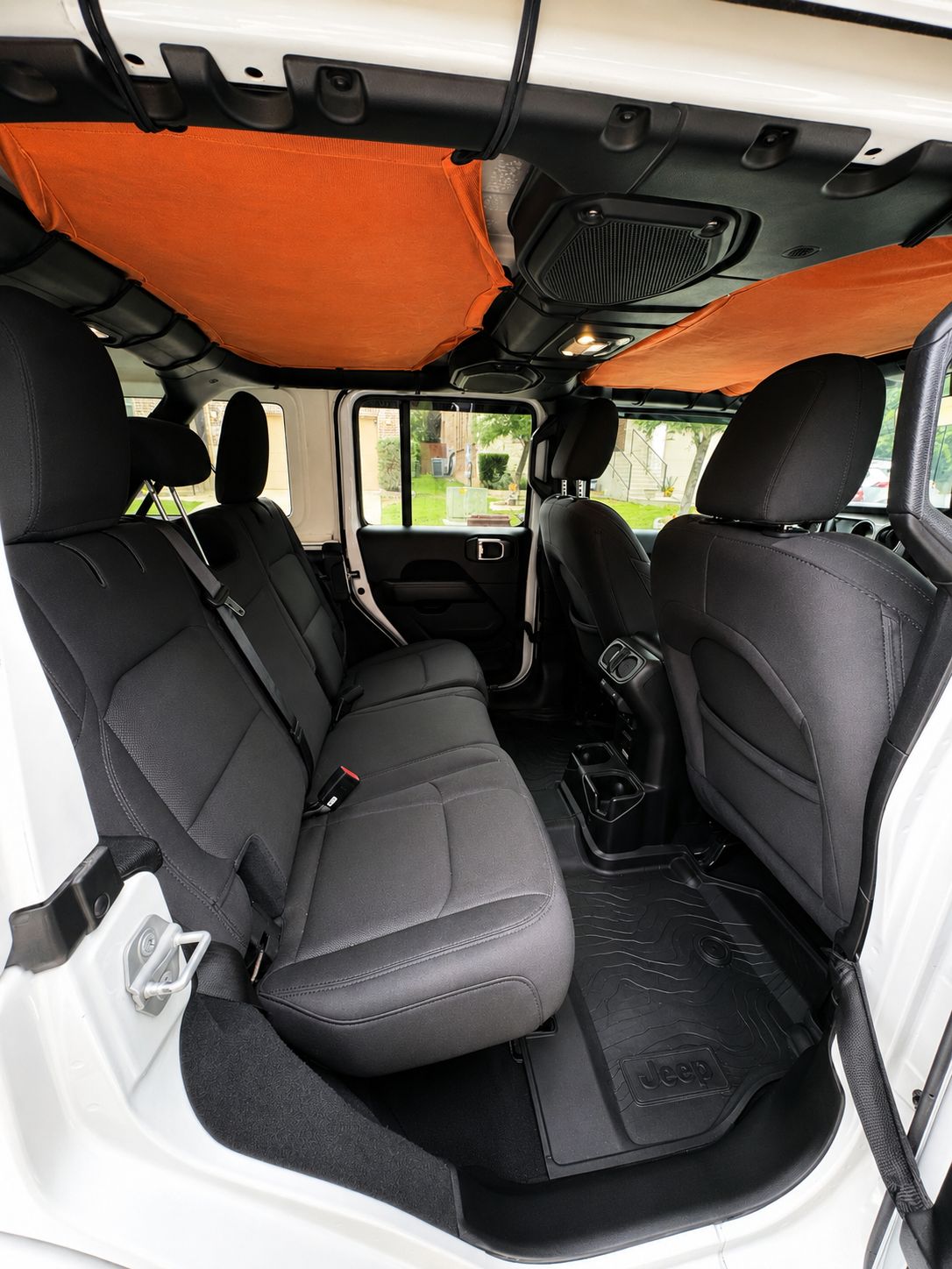 Used 2019 Jeep Wrangler Unlimited Sahara AWD/4WD image 6