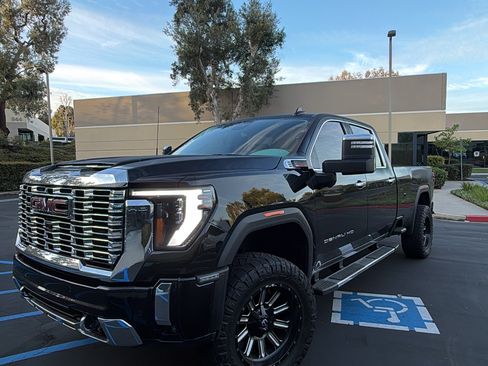 Used 2025 GMC Sierra 2500 Denali w/ Technology Package image 10