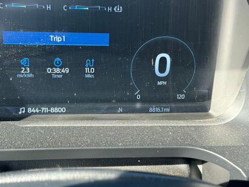 Used 2022 Ford F150 Lightning Lightning Lariat image 20