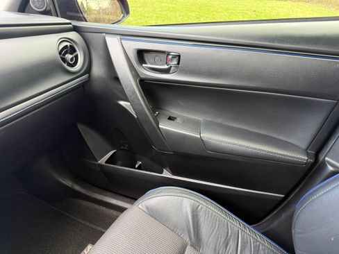 Used 2019 Toyota Corolla SE image 12