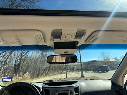 Used 2012 Subaru Outback 2.5i Limited image 6