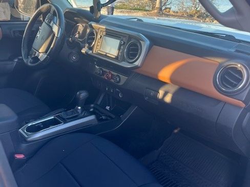 Used 2019 Toyota Tacoma SR5 image 13