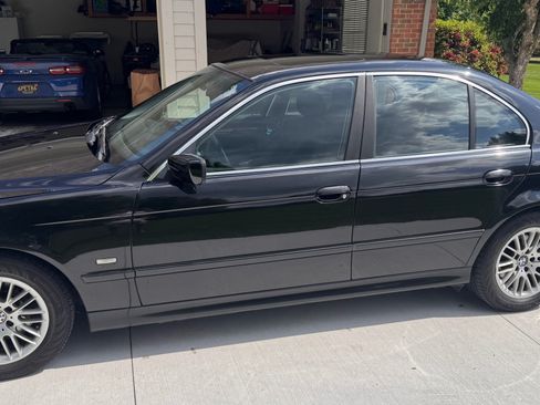 Used 2003 BMW 530i Sedan RWD image 2