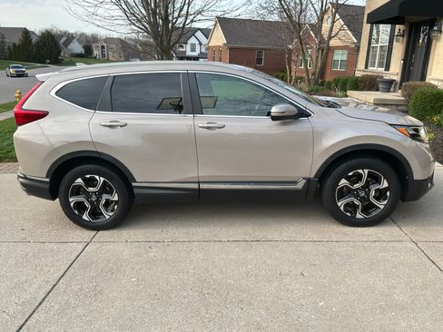 Used 2018 Honda CR-V Touring image 4