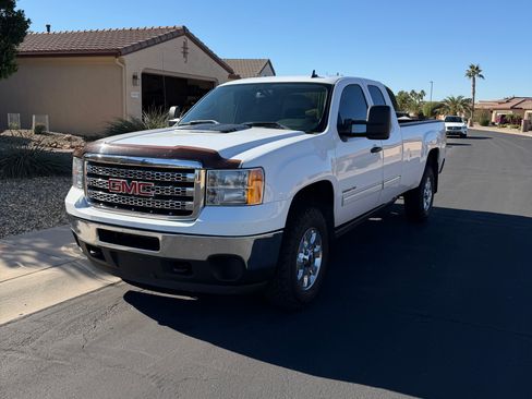 Used 2013 GMC Sierra 2500 SLE w/ Convenience Package image 2