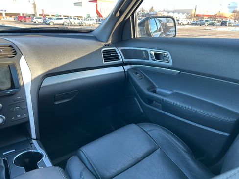 Used 2014 Ford Explorer XLT w/ Equipment Group 202A image 21