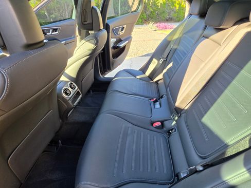 Used 2024 Mercedes-Benz C 300 Sedan image 21