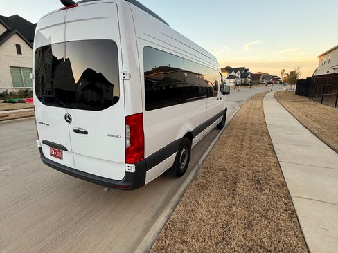 Used 2025 Mercedes-Benz Sprinter 2500 image 6