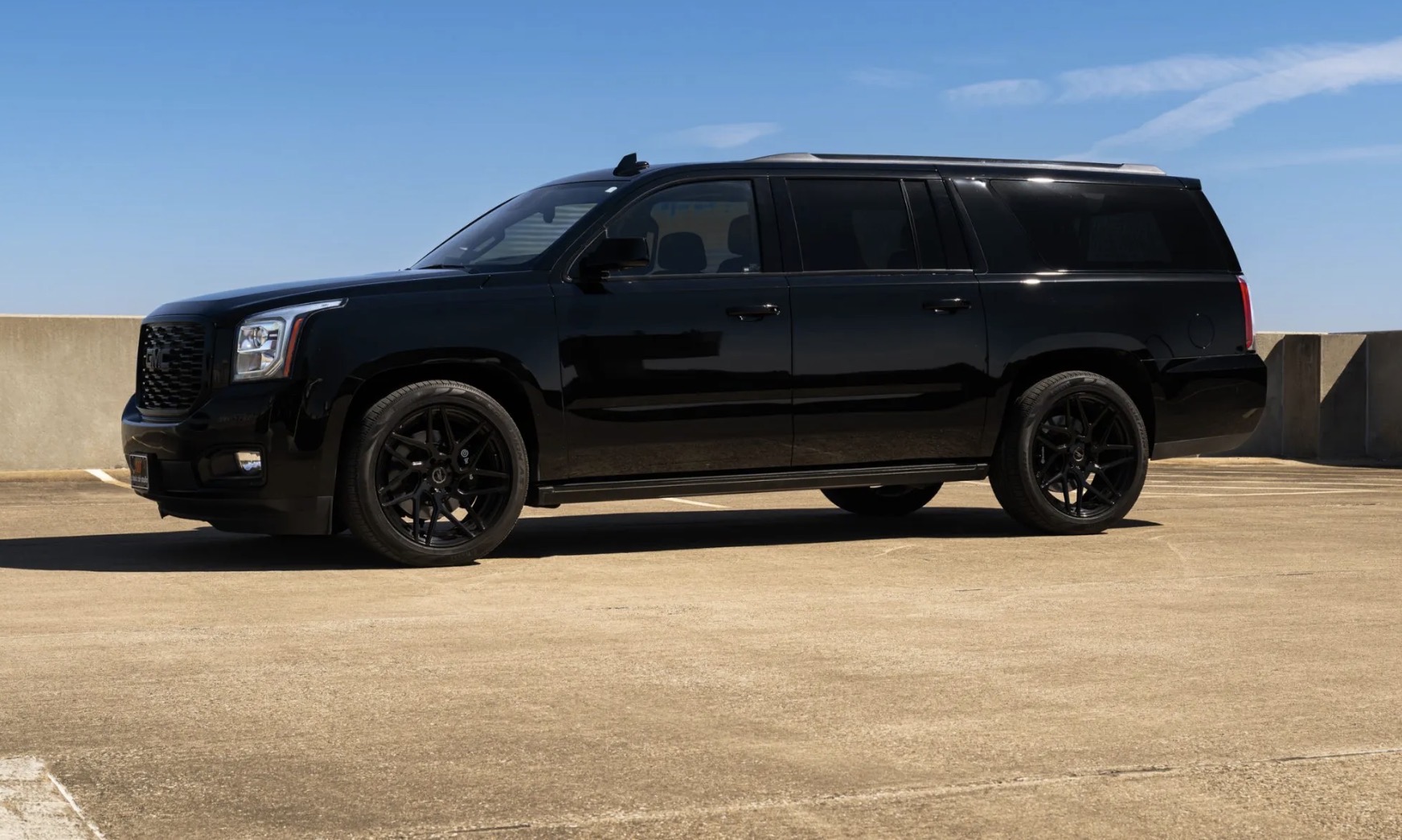 Used 2019 GMC Yukon XL Denali w/ Denali Ultimate Package RWD image 1