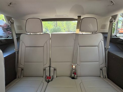 Used 2024 GMC Yukon Denali w/ Advanced Technology Package AWD/4WD image 16
