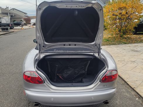 Used 2001 Jaguar XK8 Convertible image 13