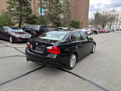 Used 2006 BMW 330xi Sedan AWD/4WD image 2