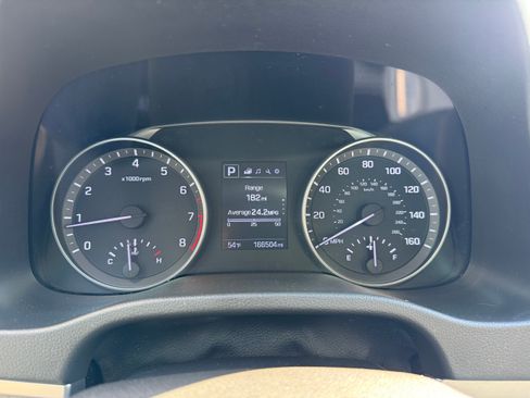 Used 2017 Hyundai Elantra Limited image 26