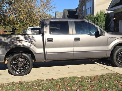 Used 2014 Ford F150 XLT image 10